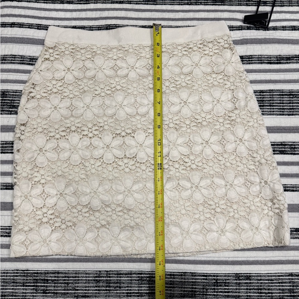 LOFT New ivory lace skirt-size 8 - Picture 9 of 9